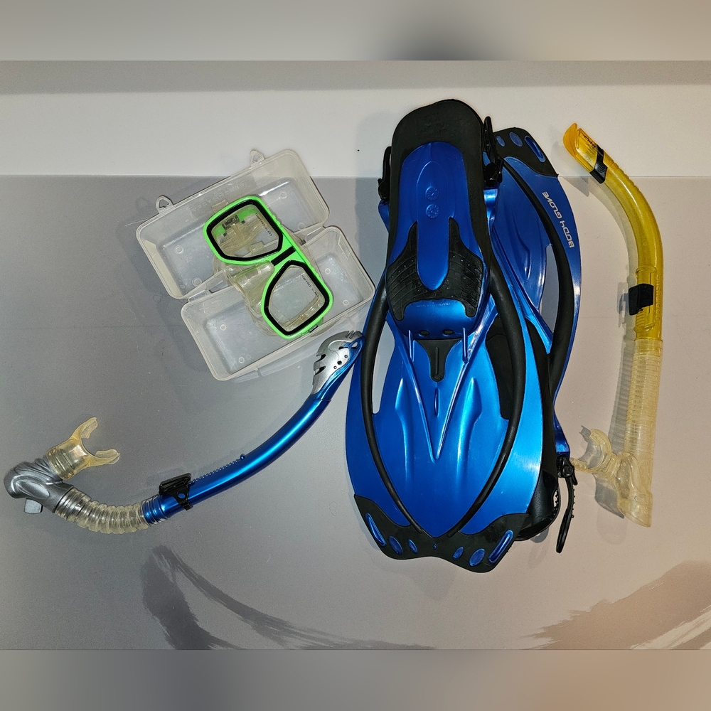 Blue Snorkeling Set with Fins and Snorkel